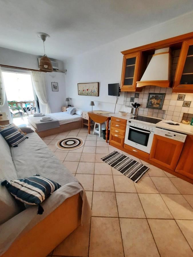 Beautiful Seaside Studio Ακράτα Εξωτερικό φωτογραφία